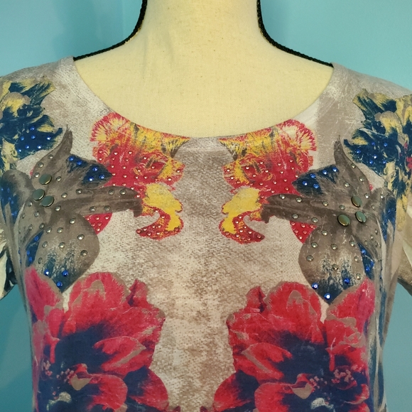 Style & Co Petite Floral Symmetrical Lace Back Studded/Jeweled Shirt - Picture 2 of 5